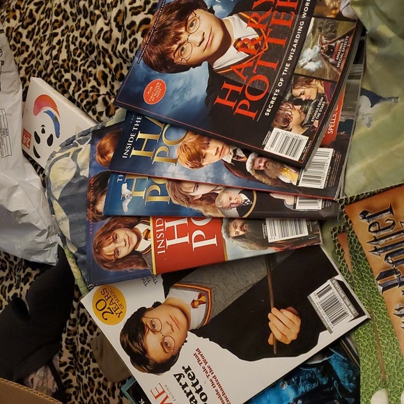 Harry Potter Coloring& Poster Book & Magazine Collection - Picture 3 of 11